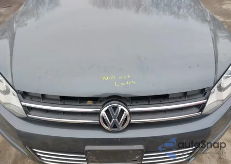 2013 Volkswagen Touareg Vr6 Lux z USA, uszkodzony, nr VIN WVGEF9BP1DD011697